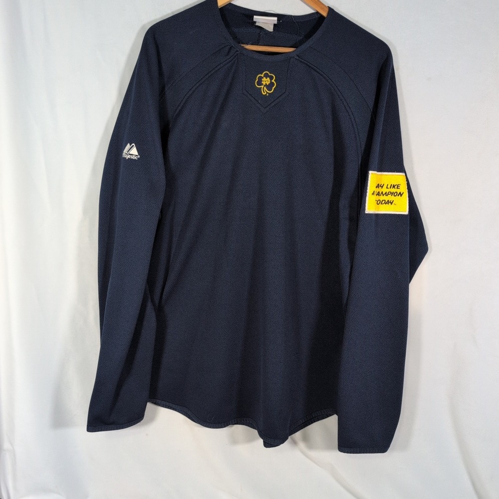 University Notre Dame Fighting Irish Vintage Majestic Shamrock Thermal Base XL ?